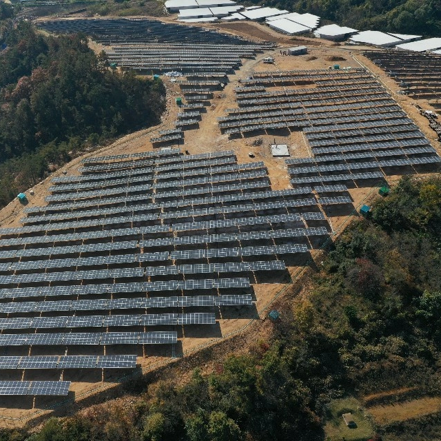 Low Price Monocrystalline Solar Plate 110 Cells 530W PV Solar Panel with 10 Years+ Warranty