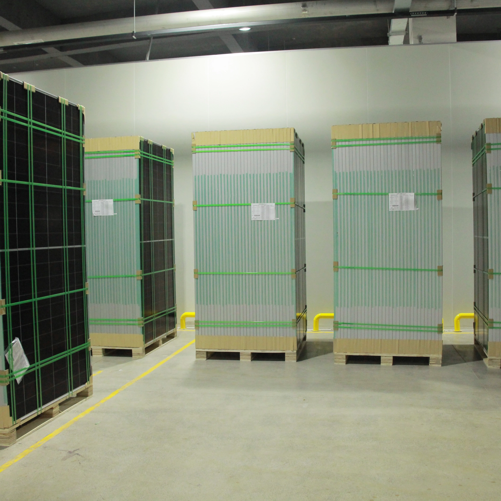 High Power and Efficiency N-Type HJT 700W Solar Panel Solar Plate