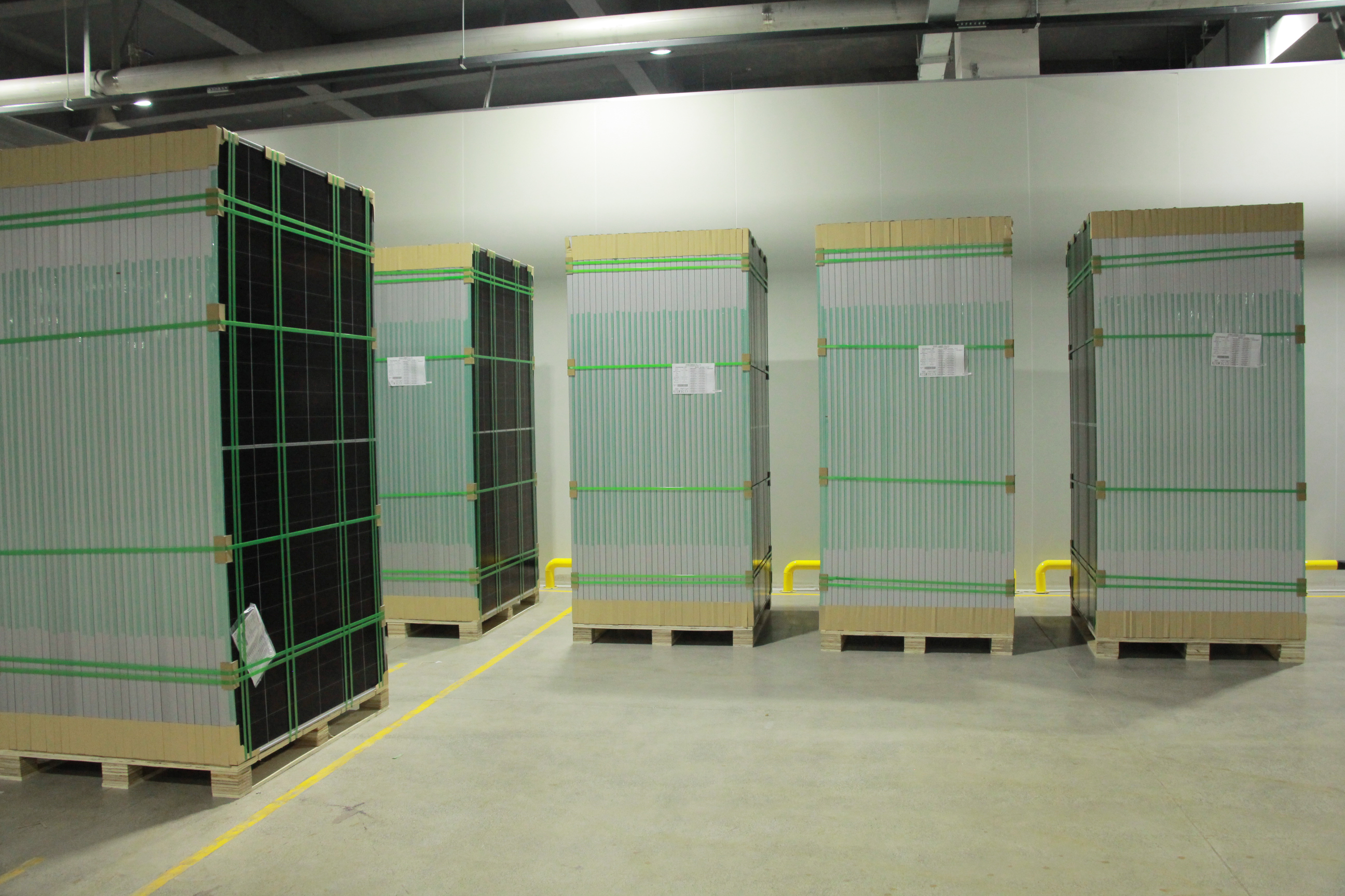 Customizable High Purity Solar Panel 130 Cells Panel 450W Photovoltaic Solar Panel
